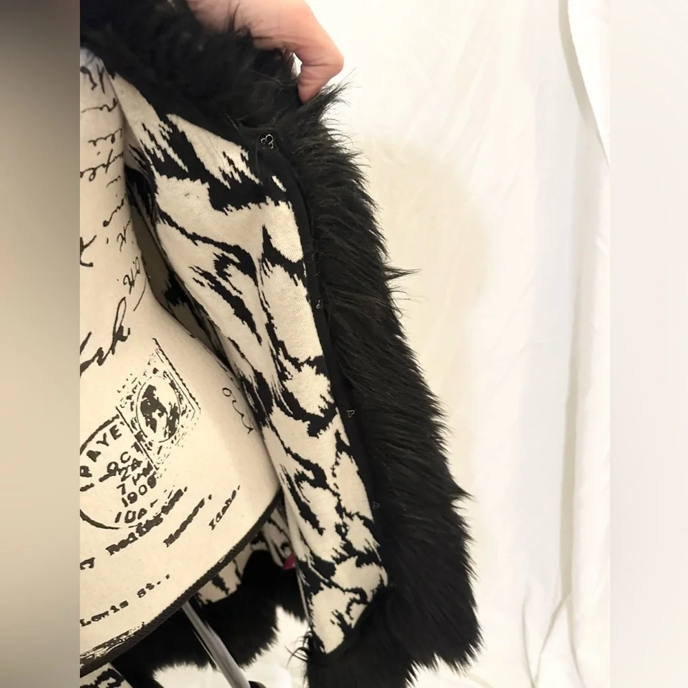 Betsey Johnson Super RARE Cruella Deville Faux Fur Penny Lane Coat M/L - Picture 10 of 14